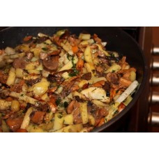 Жареная картошка с грибами и луком 